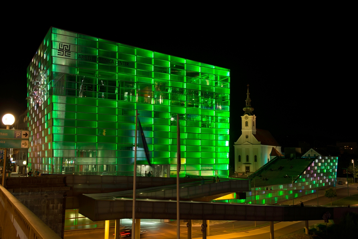 Linz bei Nacht ARS Elektronica Bild Nr.4