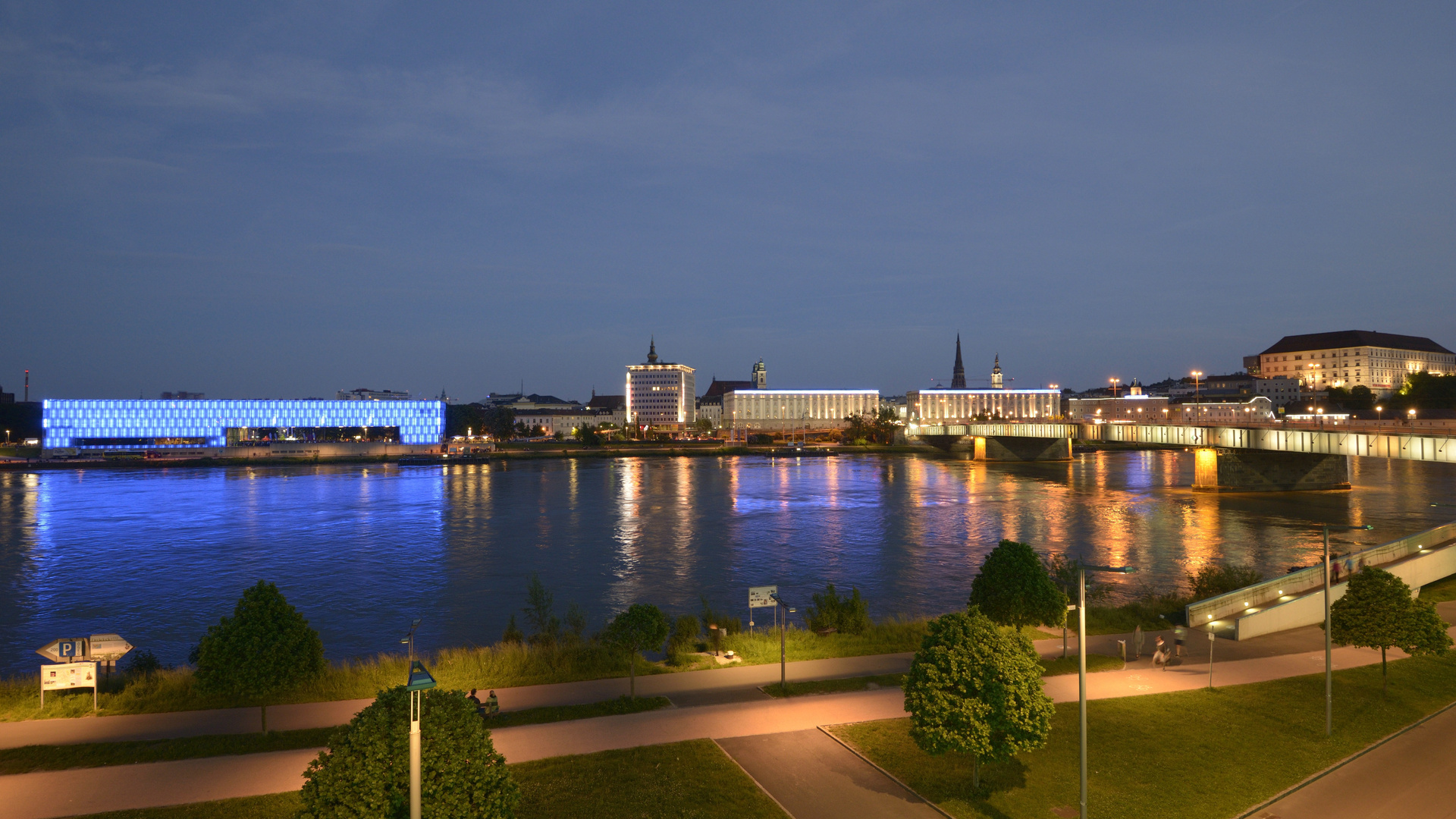 Linz bei Nacht