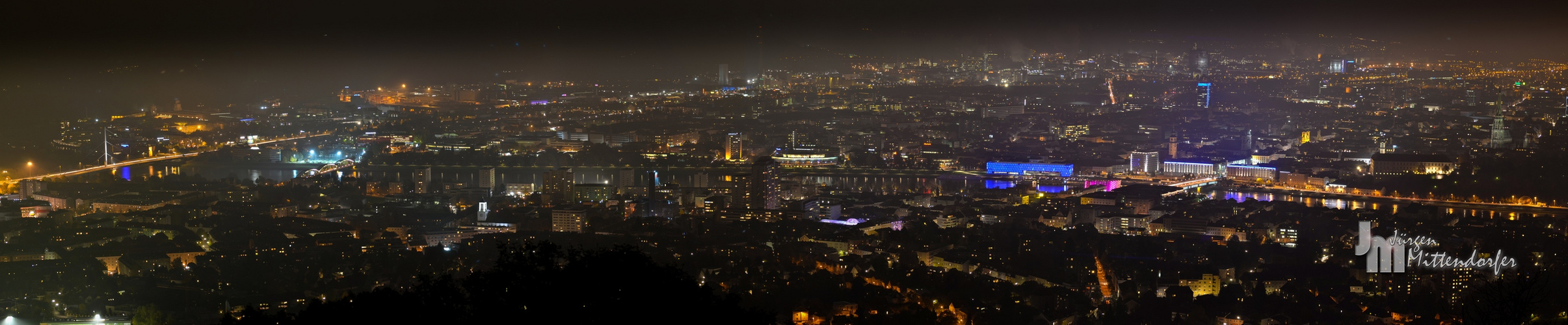 Linz bei Nacht Panorama