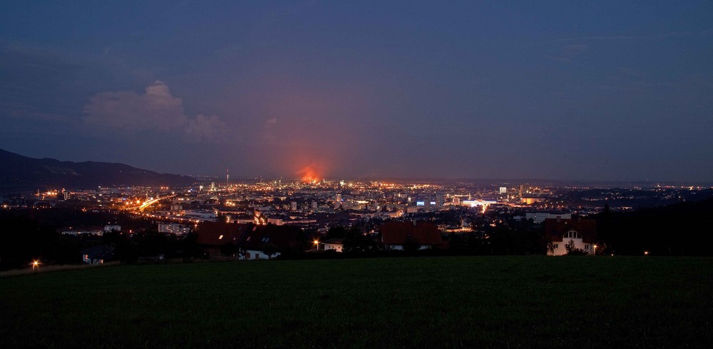 Linz bei Nacht vom Bachlberg