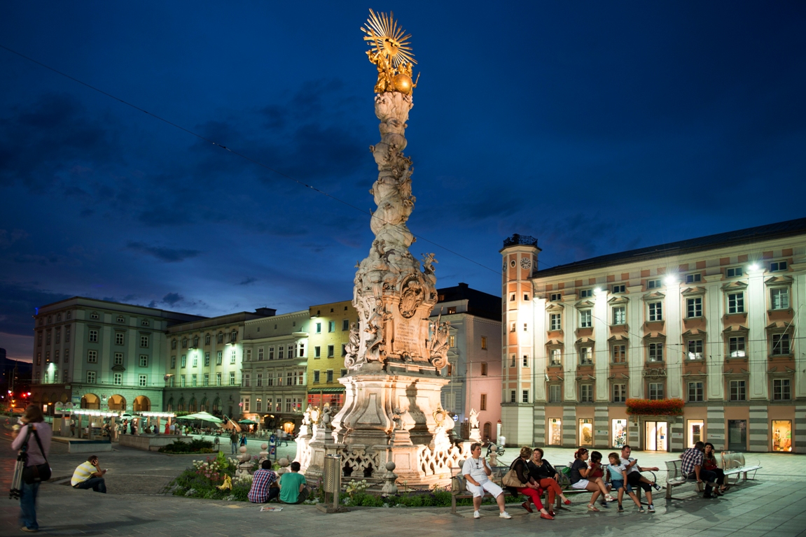 Linz Dreifaltikeitssäule-Hauptplatz 