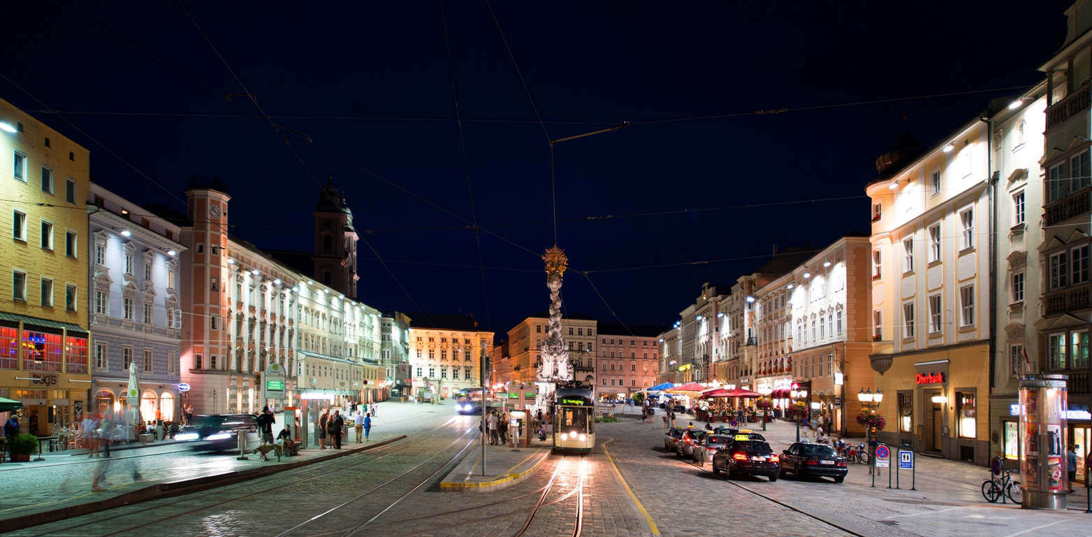 Linz Hauptplatz zur blauen Stunde