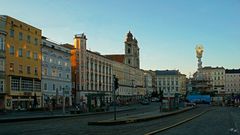 Linz mit Pestsäule am Morgen