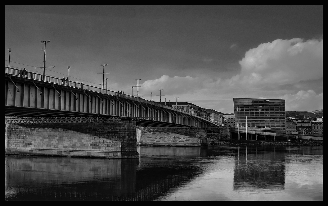 Linz_Bridge over the Danube