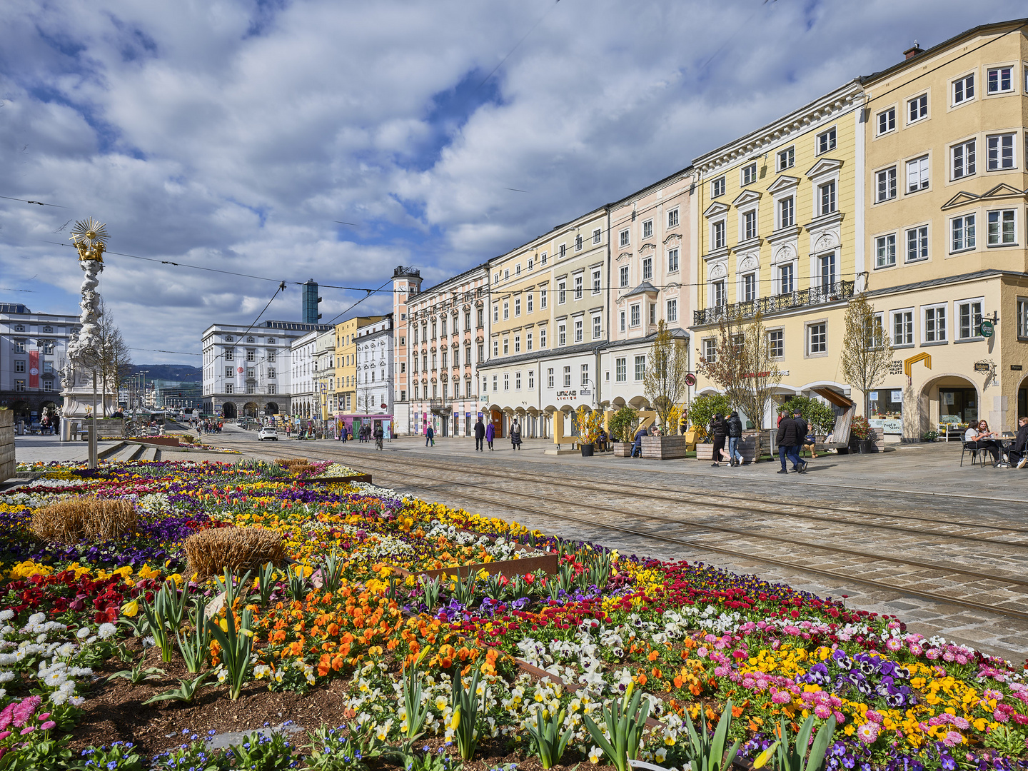 Linzer Hauptplatz im Frühlingsgewand