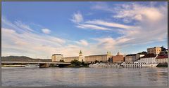 Linz/Nibelungenbrücke, kurz vor Sonnenuntergang ...