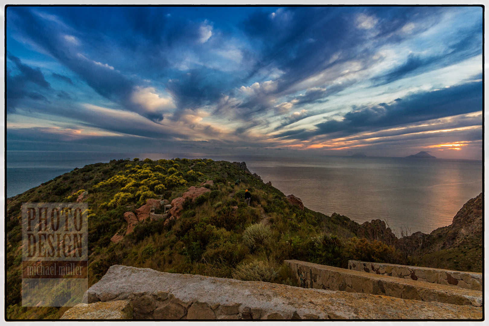 Lipari, Blick nach den kleinen Inseln Filicuti und Alicuti