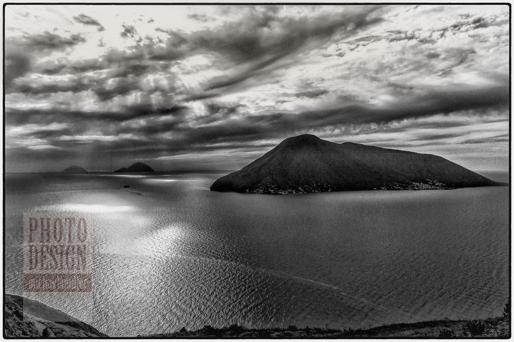 Lipari, Blick nach Isola Salina und den kleinen Inseln Filicuti und Alicuti