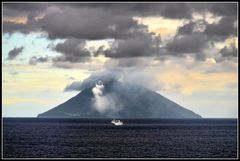 Liparische Inseln :   Vor Stromboli