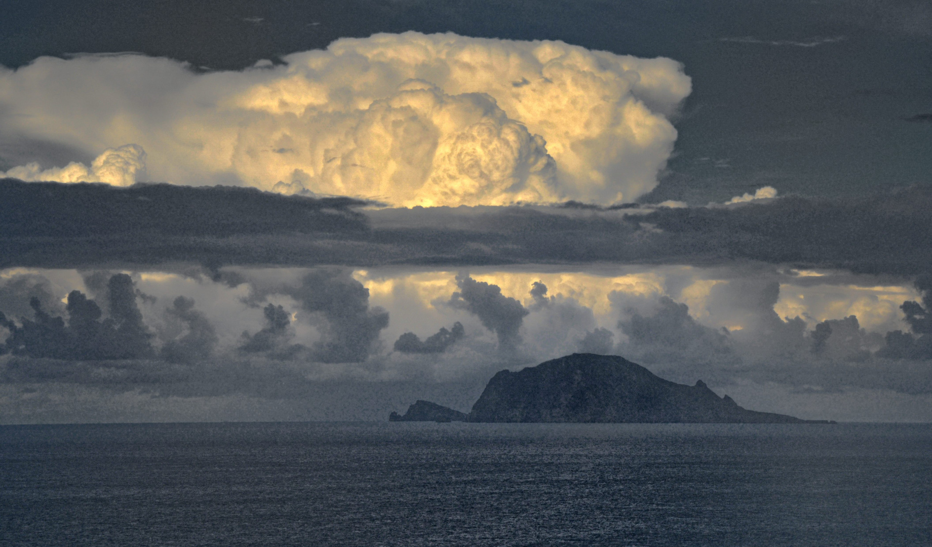 Liparische Inseln -  Wolken über Panarea