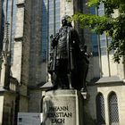 Lipsia: il monumento a J.S. Bach a fianco della Thomaskirche