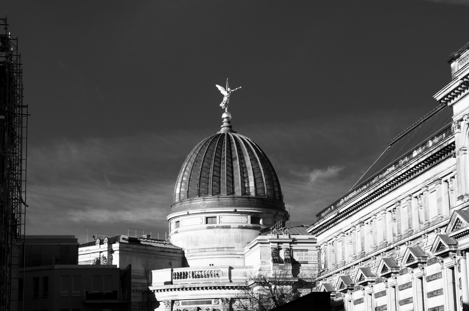 Lipsiusbau zu Dresden in schwarz/weiß!