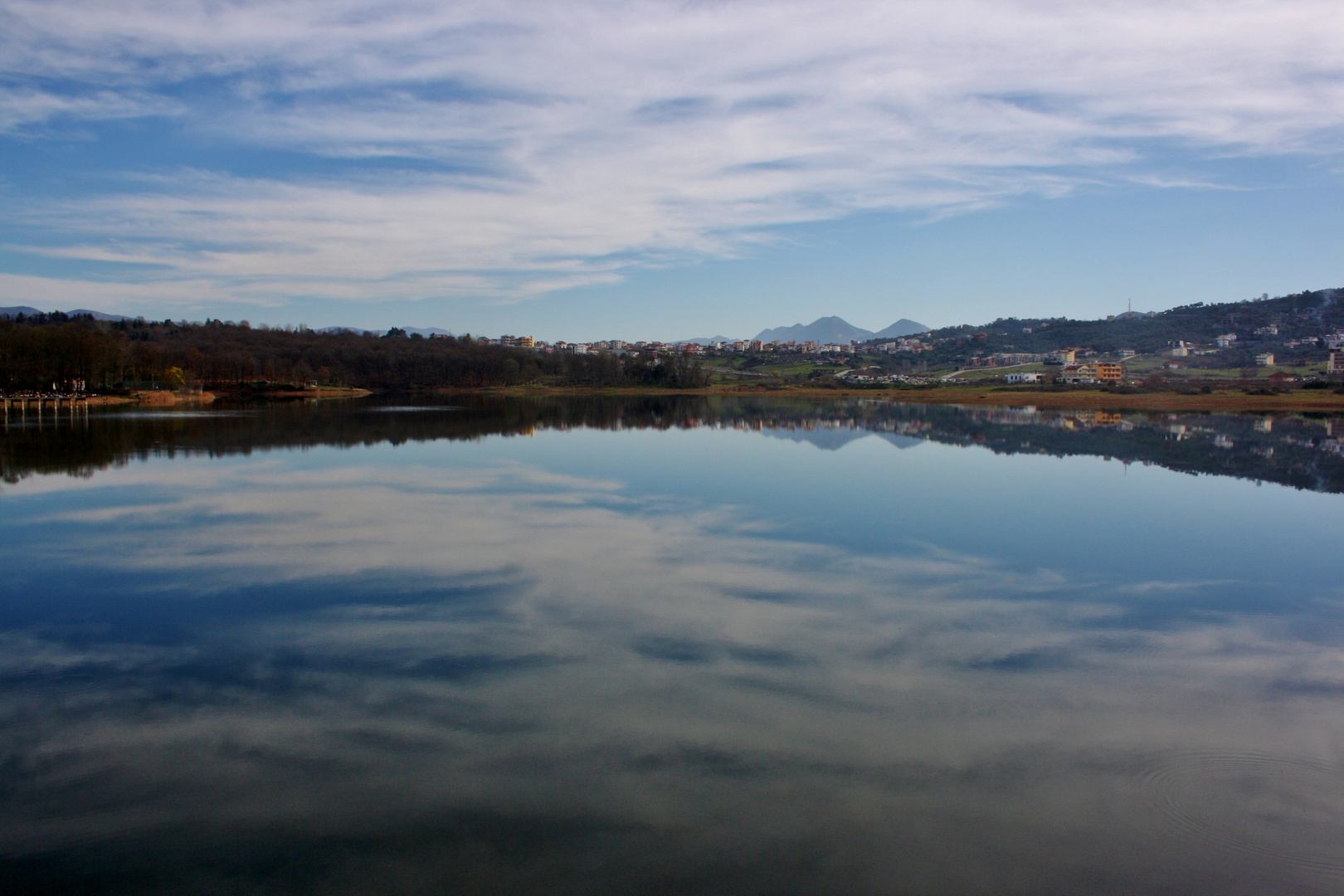 Liqeni, Tirana