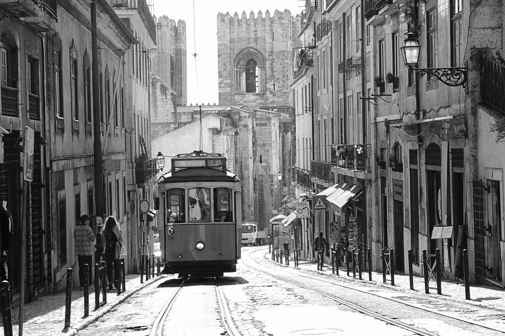 Lisboa - bietet mit ihren pastellfarbenen und historischen Vierteln den Hauch eines Dorfes.  