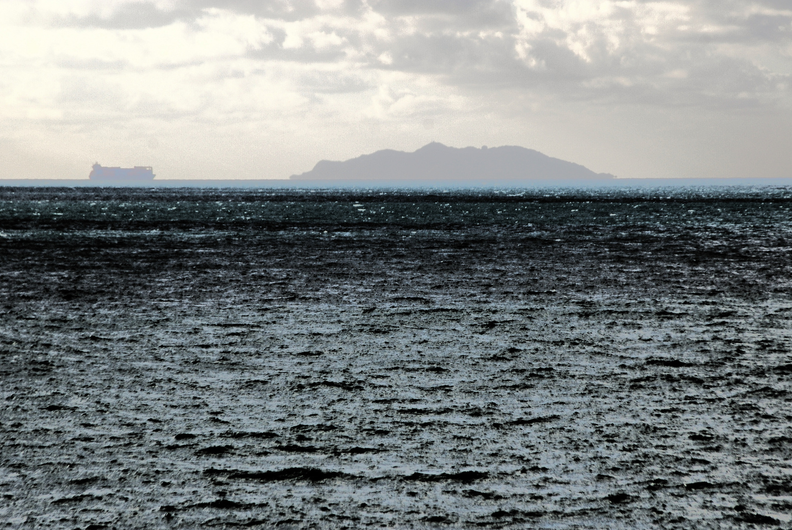 L'isola d'Elba vista da Calafuria