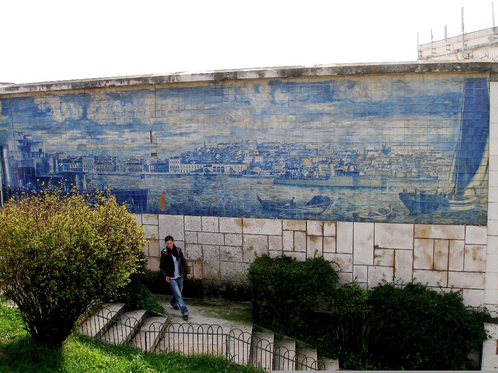 Lissabon: Fliesenbild des Hafens