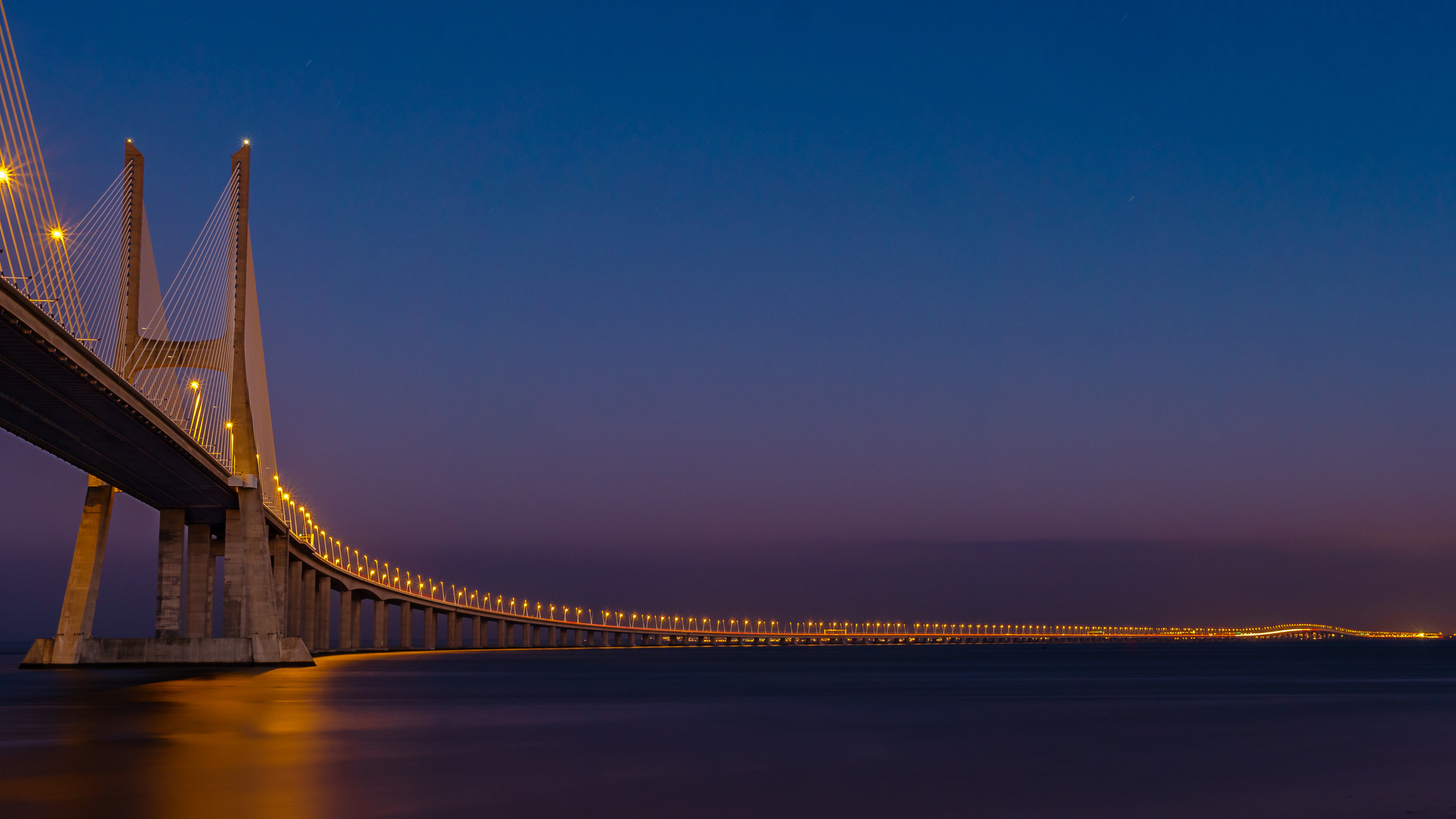 Lissabon. Ponte Vasco da Gama.