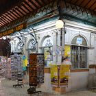 Lissabon - Quiosque  -  Kiosk im Regen