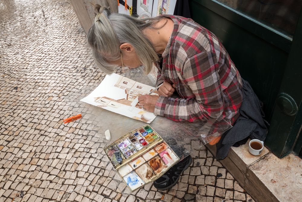 Lissabon | R. Nova da Trindade | Strassenkünstlerin