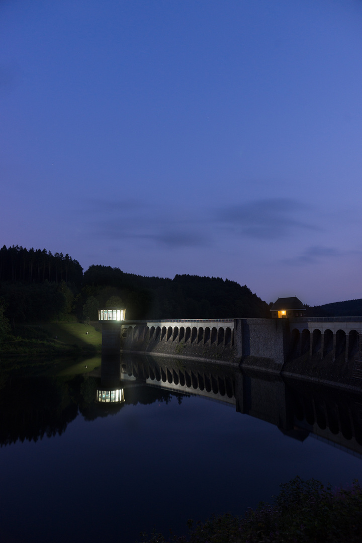 Listertalsperre ... in der Blauen Stunde