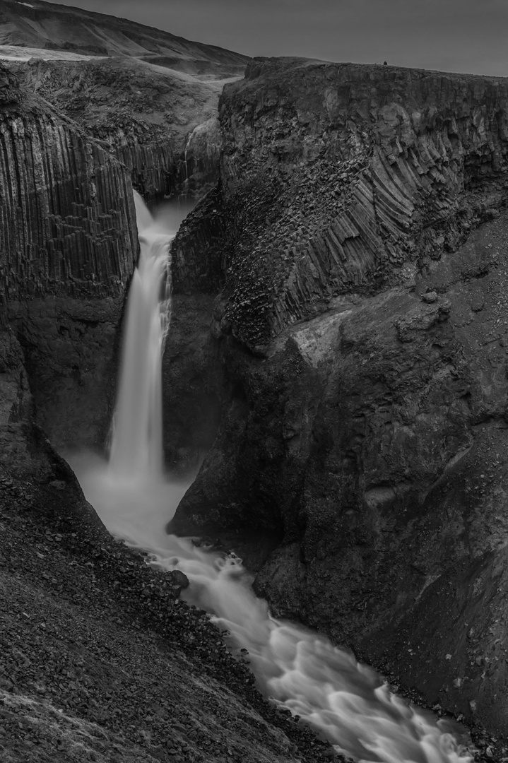 [..litlanesfoss..]