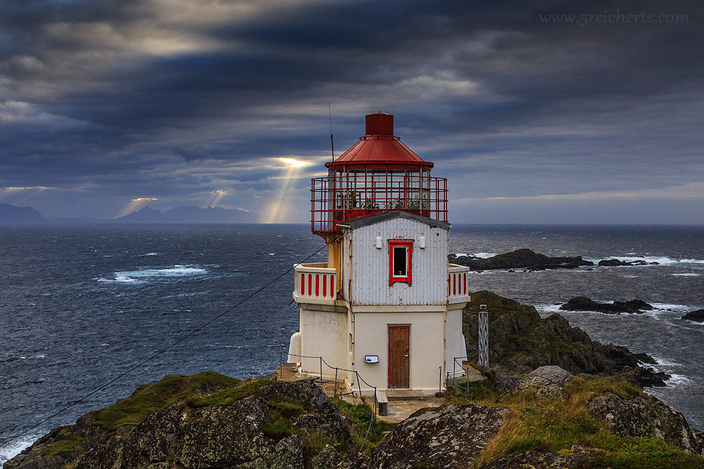 Litløy Lighthouse