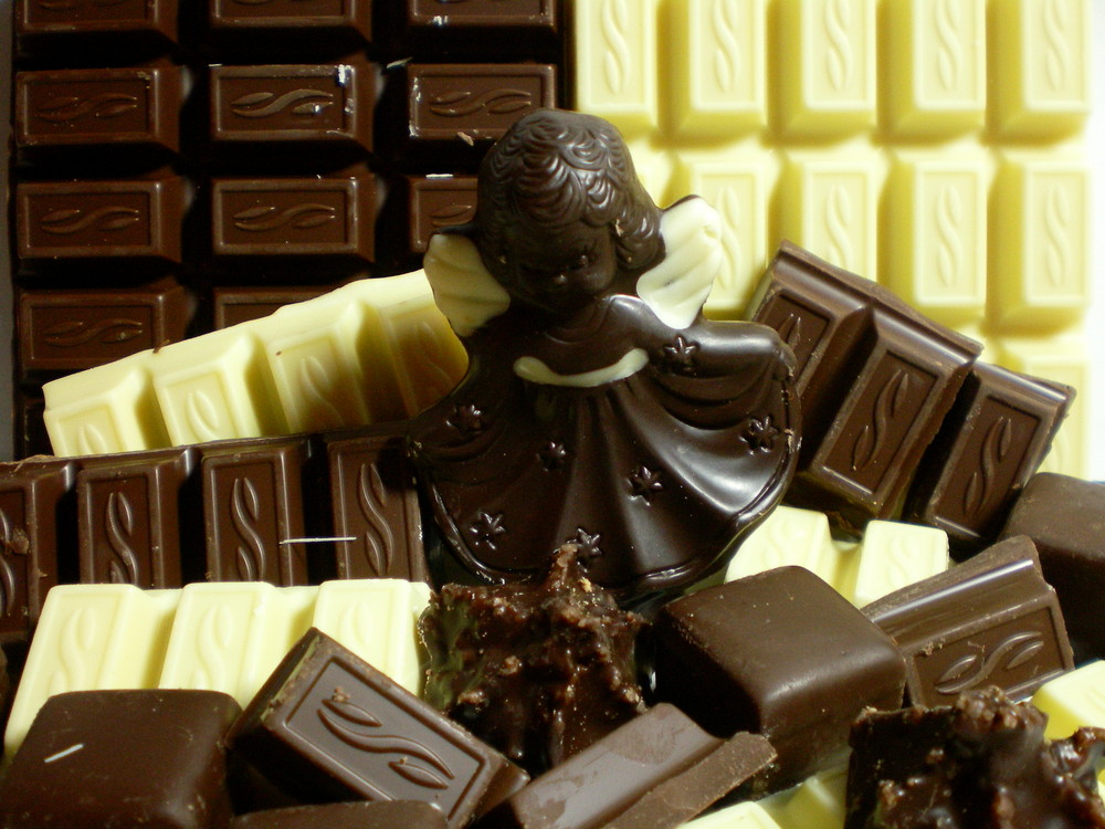 Little angel loves chocolat ;)