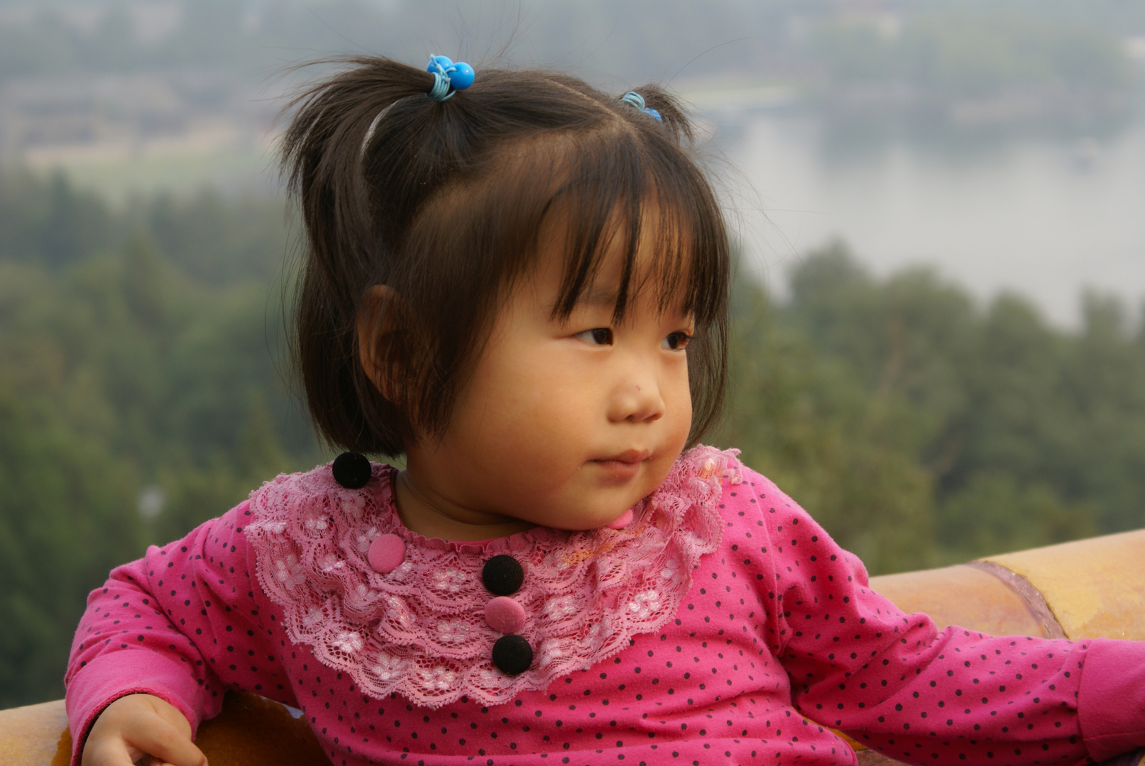 Little Chinese Girl at the Chinese Wall