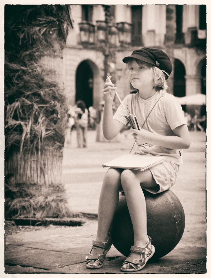 little girl in barcelona 4/4