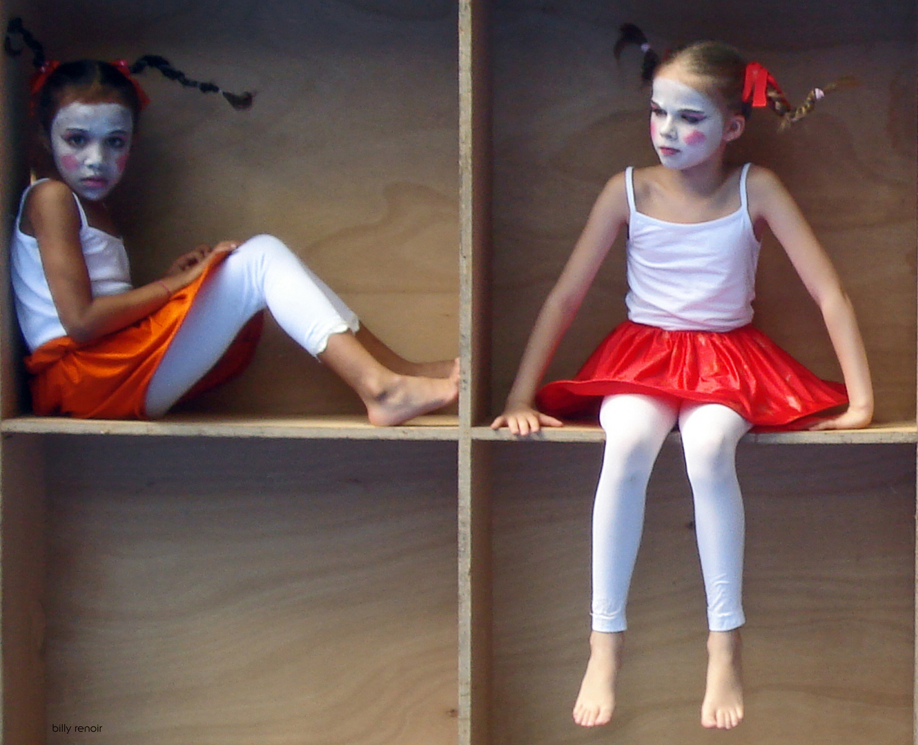 little girls in box ©