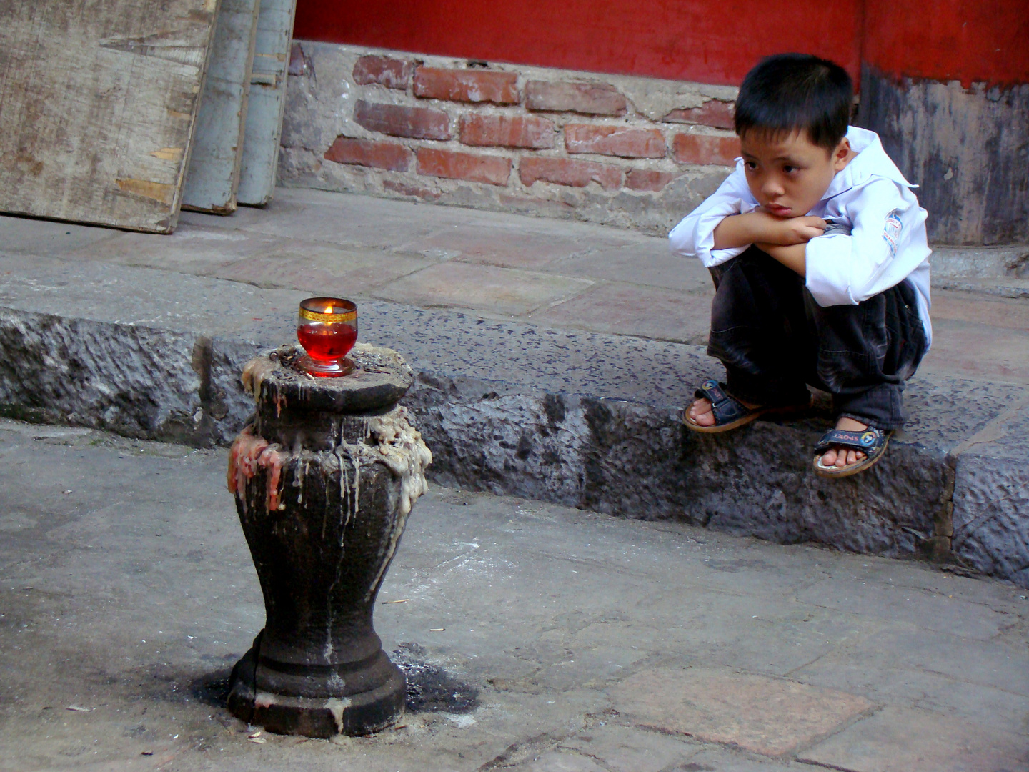 little Vietnamese boy - unplugged