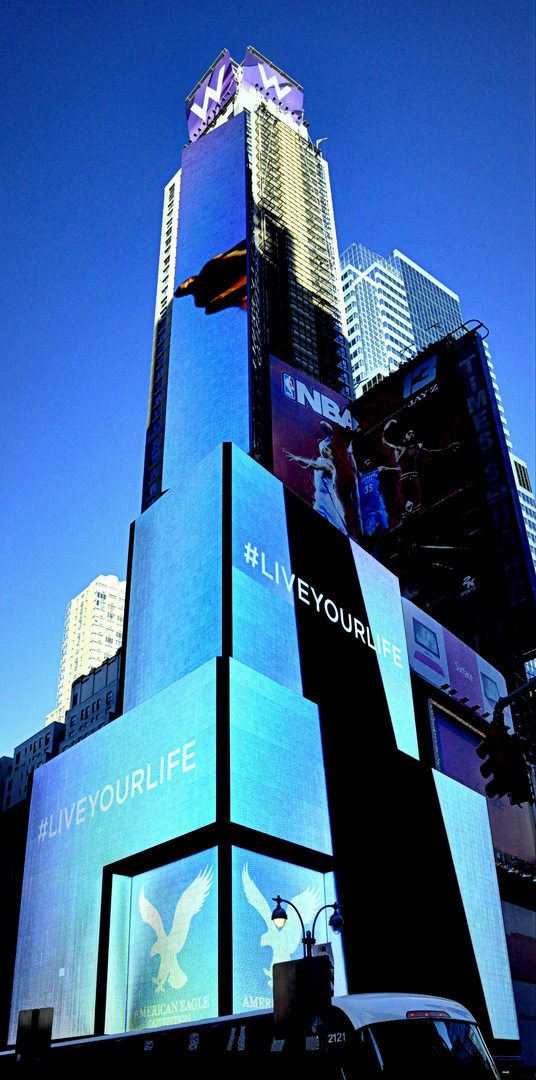 Live your life @ Times Square