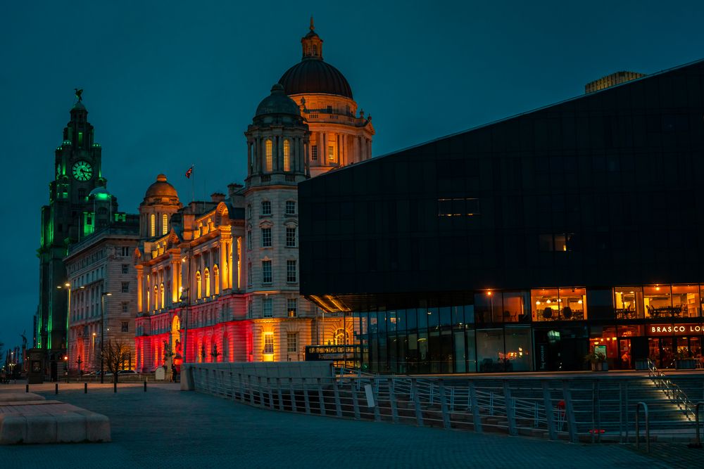 liverpool triple black kit