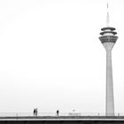 Living Bridge mit Rheinturm, Medienhafen Düsseldorf