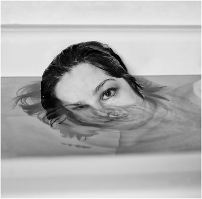 °living is easy with eyes closed