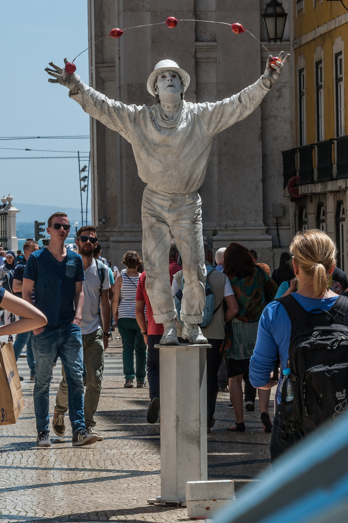 Living Statue