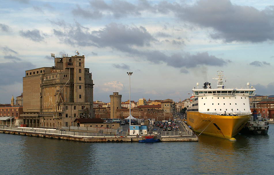 Livorno Hafen