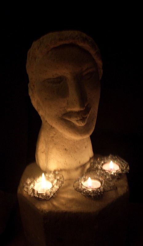 Lizzy bei Kerzenlicht