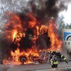 LKW Feuer an der Autobahn