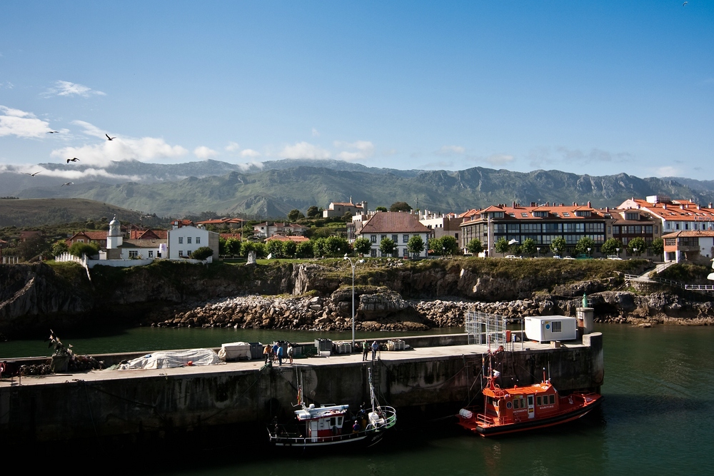 Llanes, am Hafen