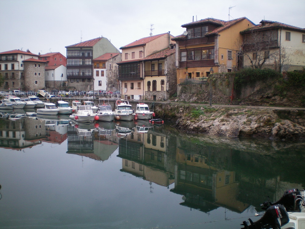 LLANES PUERTO 1