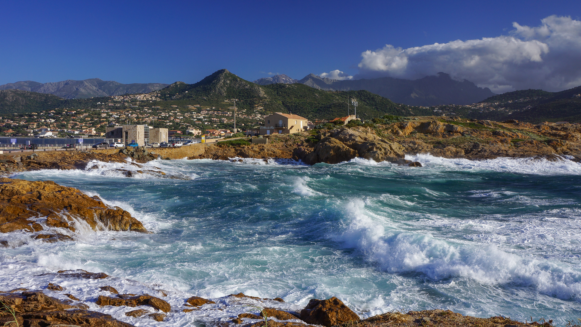 L`Île de rousse - Brandung von West