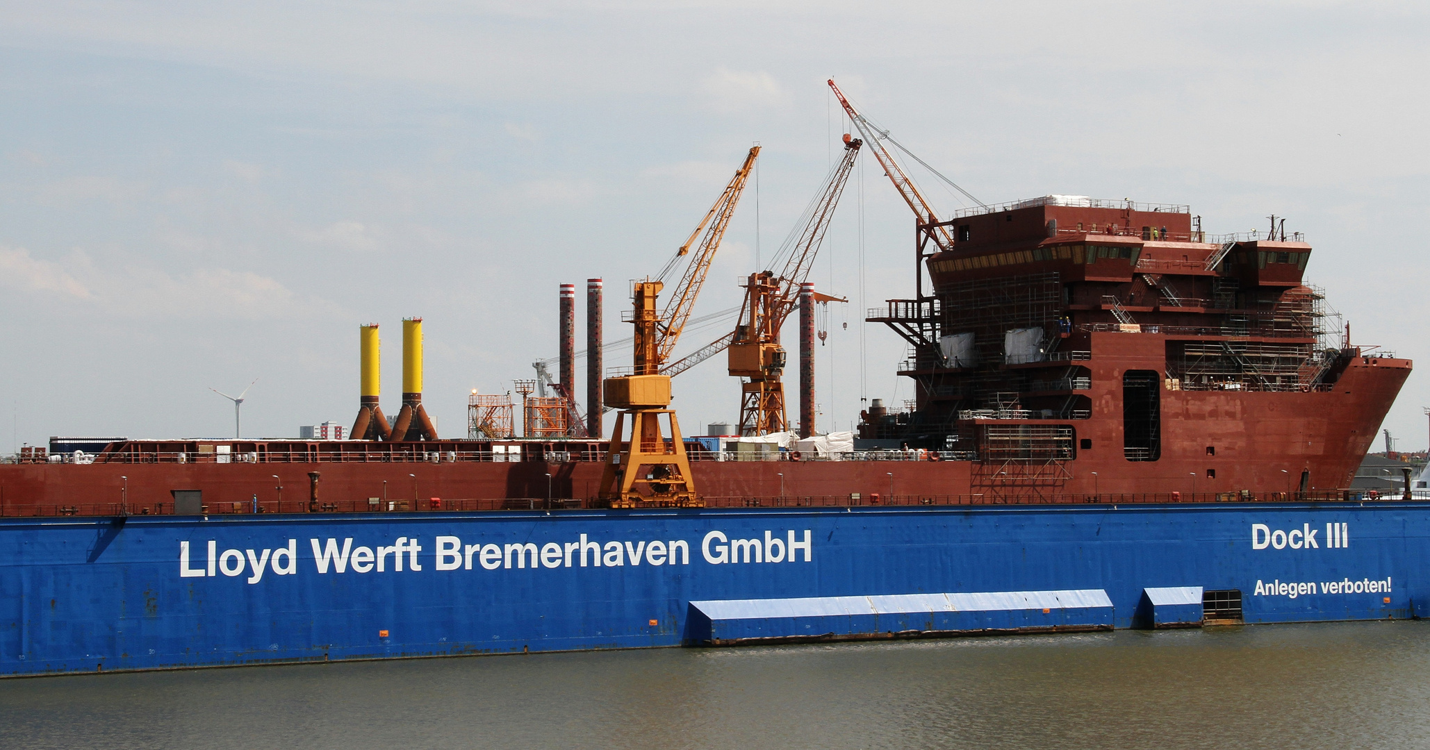 Lloyd Werft ... hier werden Schiffe gebaut