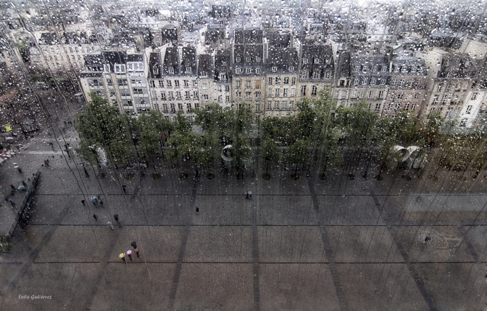 Llueve sobre París (para Alfredo Yañez)