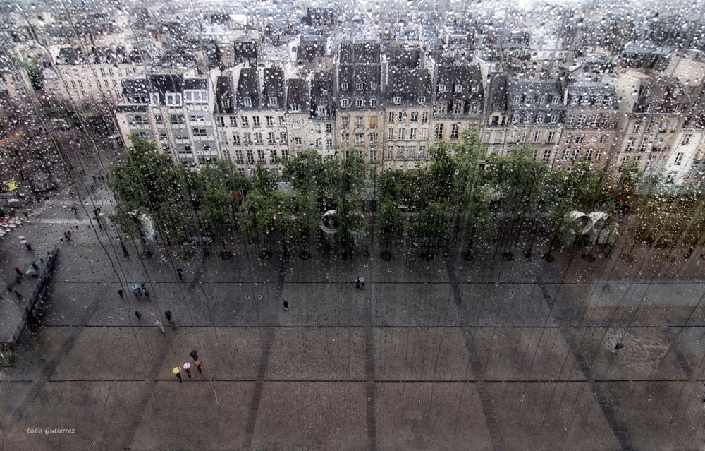 Llueve sobre París (para Alfredo Yañez)