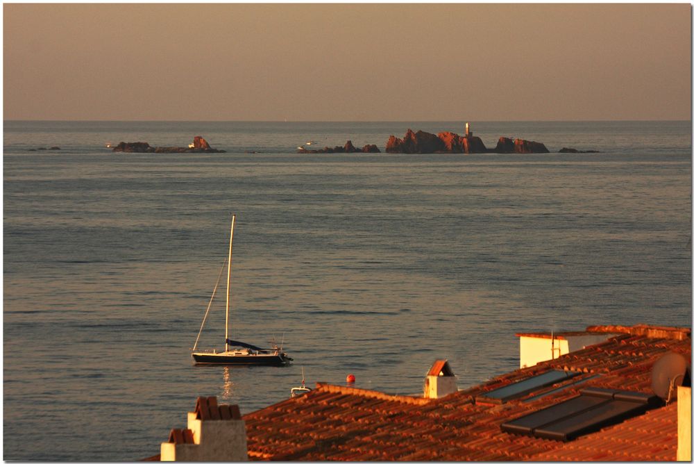 Llum d'alba a les Illes Formigues