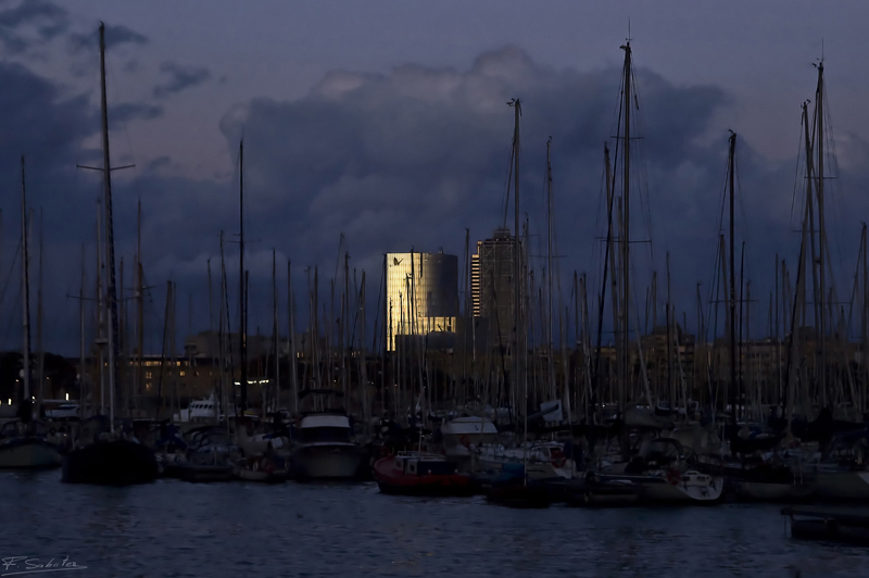 Llum en la foscó ( Luz en la oscuridad )