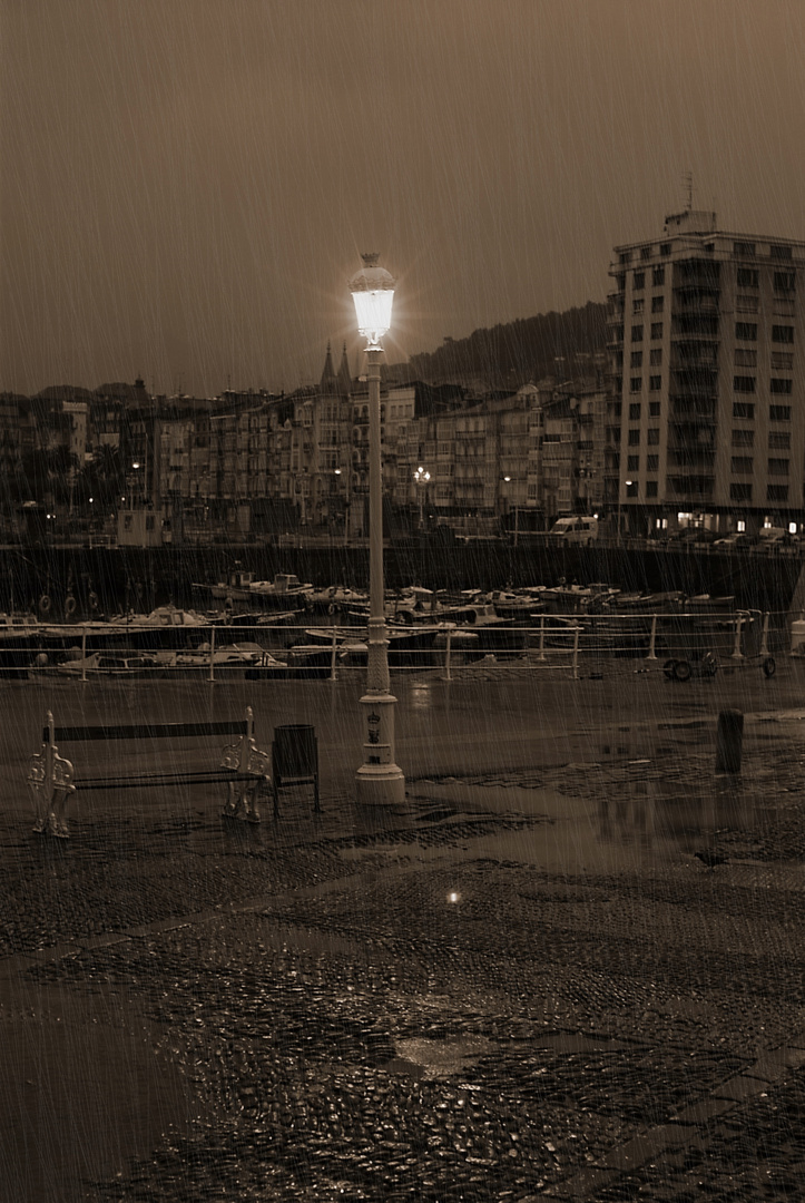 lluvia sobre castro-urdiales