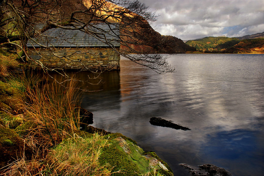 Llyn Dinas ...