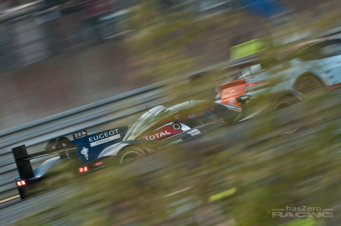 LMP1 gegen GTE - das ewige Überholen (Le Mans 2011 - Tertre Rouge)